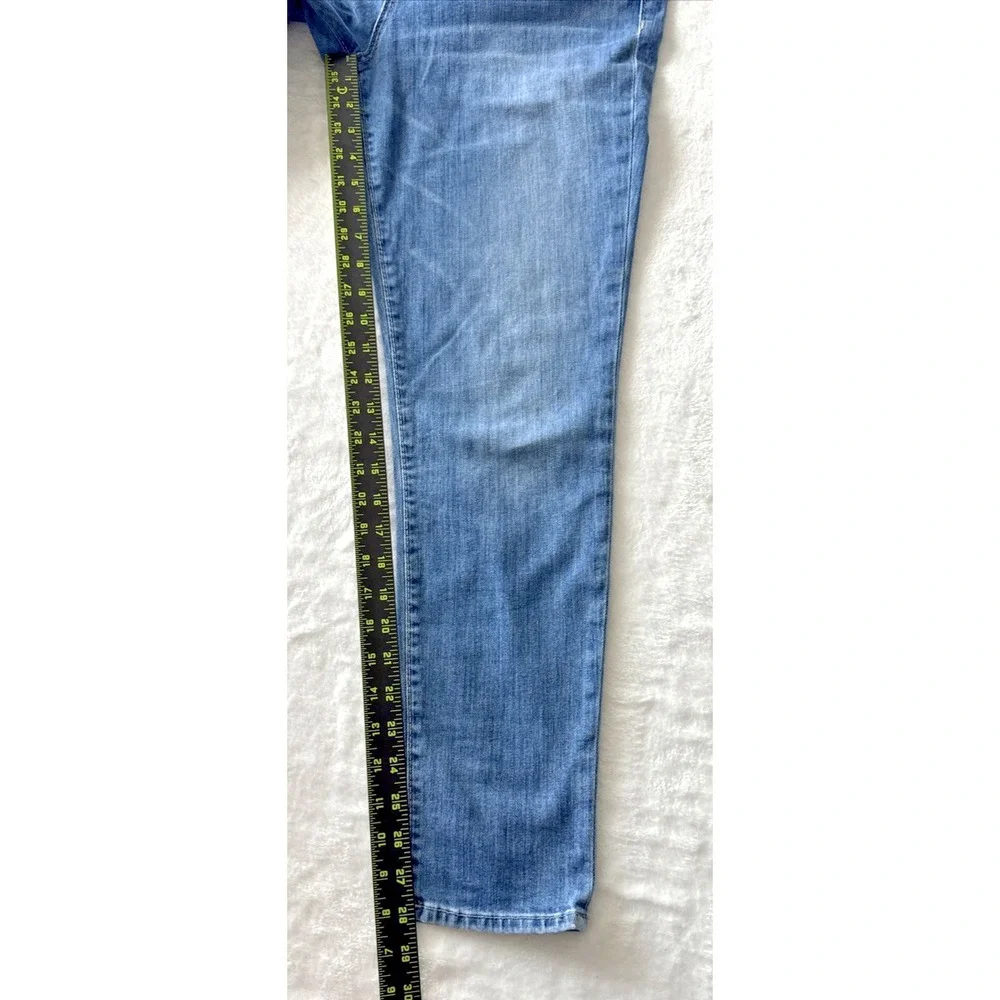 TRUE RELIGION Jeans Womens Size 31 Medium/Light Wash Embellished Pockets CHRISSY